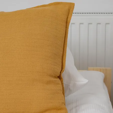 Modern And Bright With Air Conditioning & Parking By Renters Cracovia