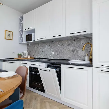Modern And Bright With Air Conditioning & Parking By Renters Apartamento