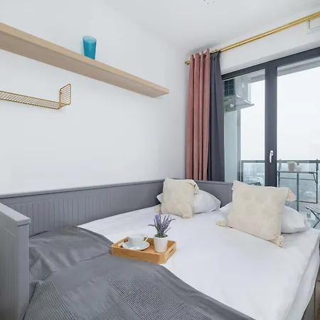 Апартаменты Modern And Bright With Air Conditioning & Parking By Renters *