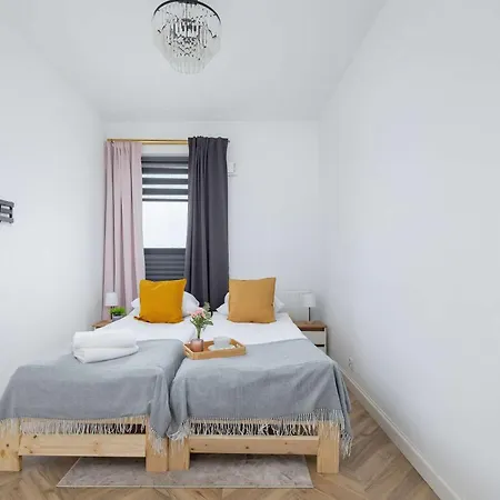 Apartment Modern And Bright With Air Conditioning & Parking By Renters Krakow