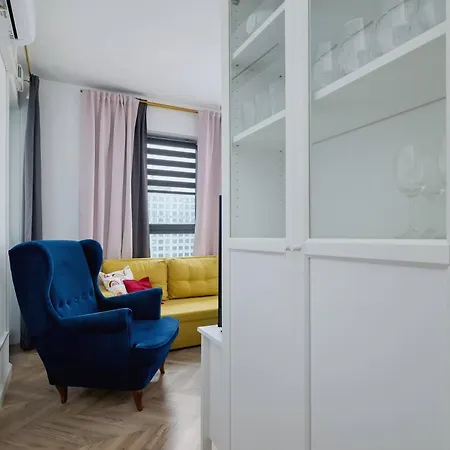 Modern And Bright With Air Conditioning & Parking By Renters