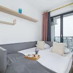 Διαμέρισμα Modern And Bright With Air Conditioning & Parking By Renters *