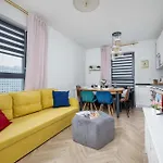 Daire Modern And Bright With Air Conditioning & Parking By Renters *