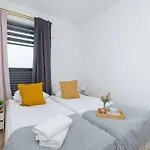 Daire Modern And Bright With Air Conditioning & Parking By Renters